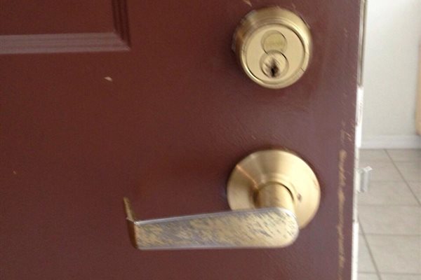 US Locksmith technician serving Greenacres, FL