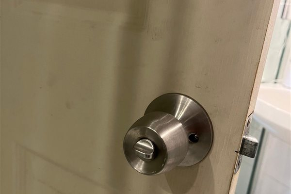 US Locksmith technician serving Indian Creek, FL