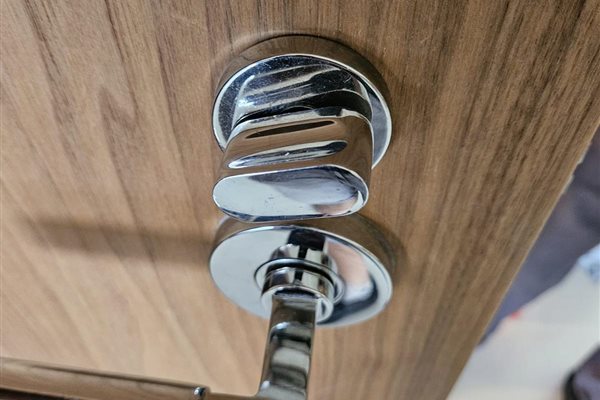 US Locksmith technician serving Lantana, FL
